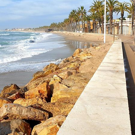 Suitur Beachfront Apartment Roc De Sant Gaieta Roda de Bara Bagian luar foto